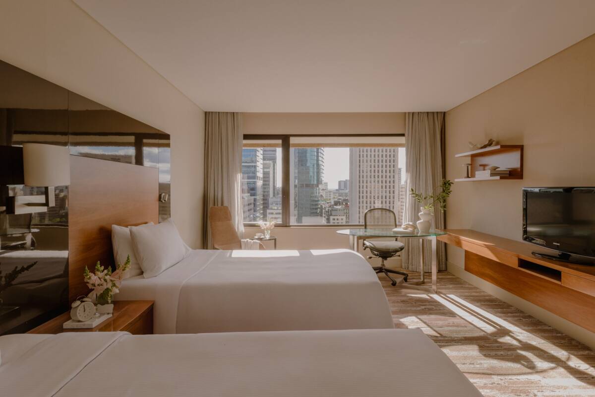 premium bedding, minibar, in-room safe, desk