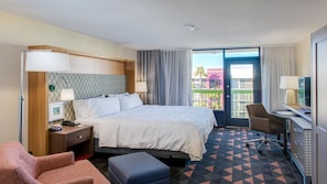 Rom – premium, 1 kingsize-seng, balkong, bassengutsikt | Safe på rommet, skrivebord, strykejern/-brett og barnesenger (inkludert)