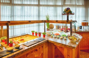Daily buffet breakfast (EUR 19 per person)