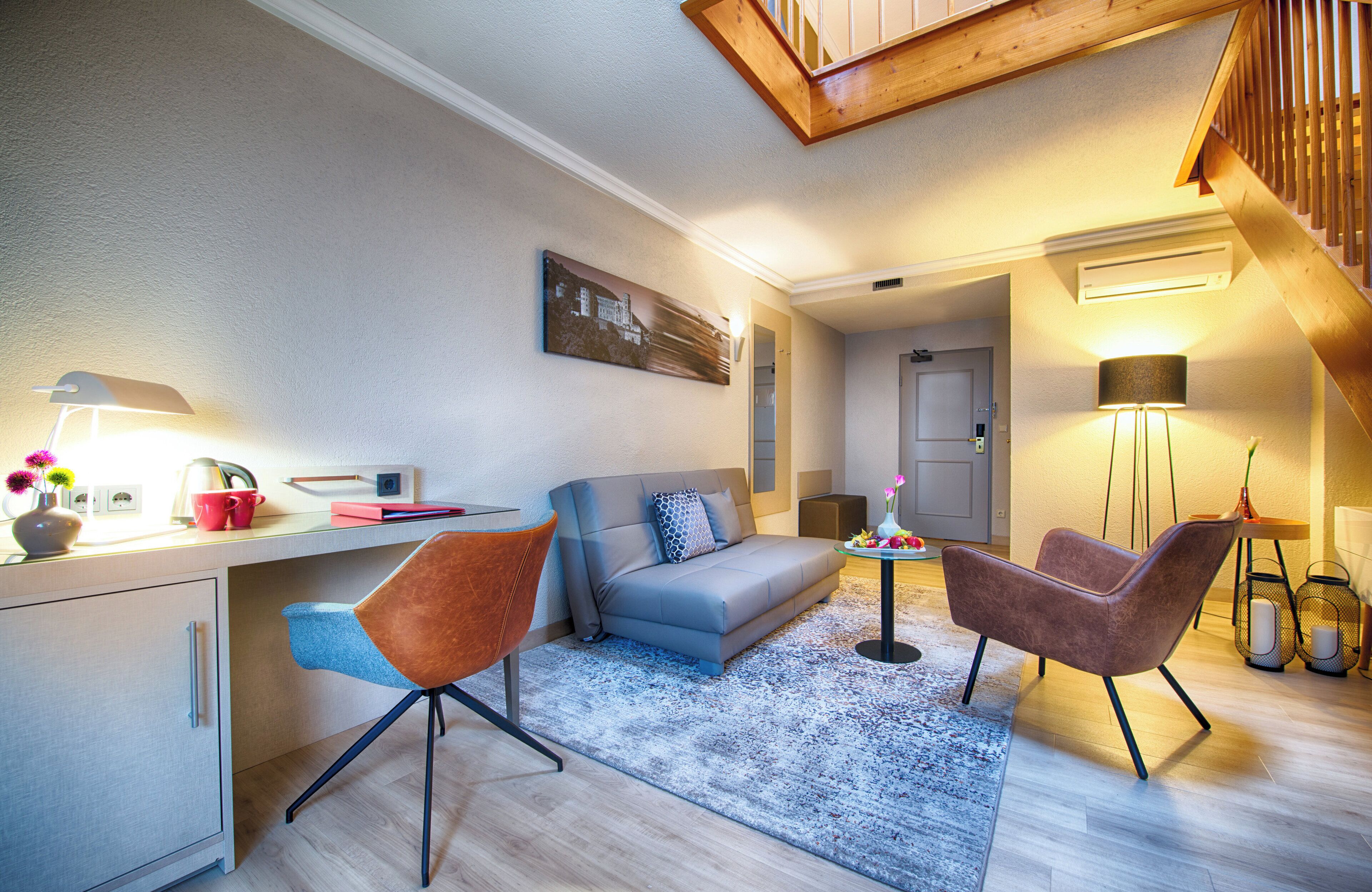 family room | hypo-allergenic bedding, in-room safe, desk, free cots/infant beds