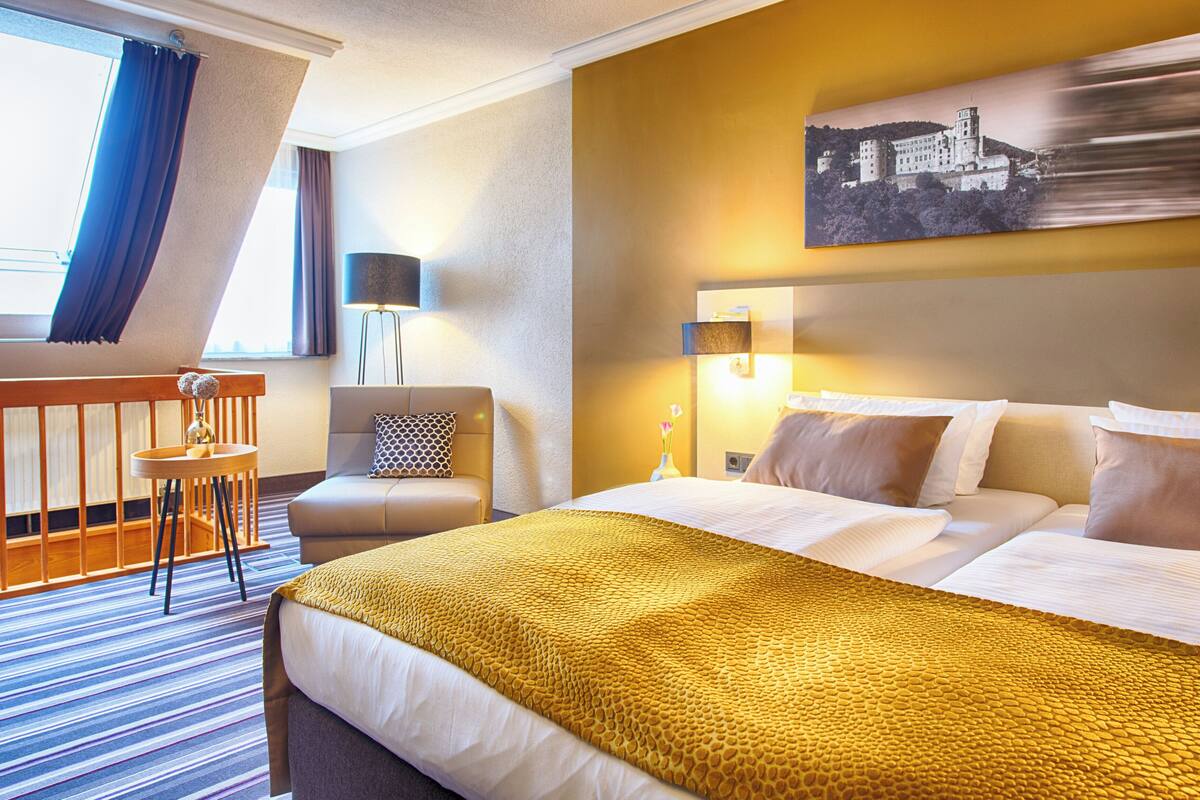 family room | hypo-allergenic bedding, in-room safe, desk, free cots/infant beds