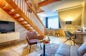 Family Room | Living area | Flat-screen TV