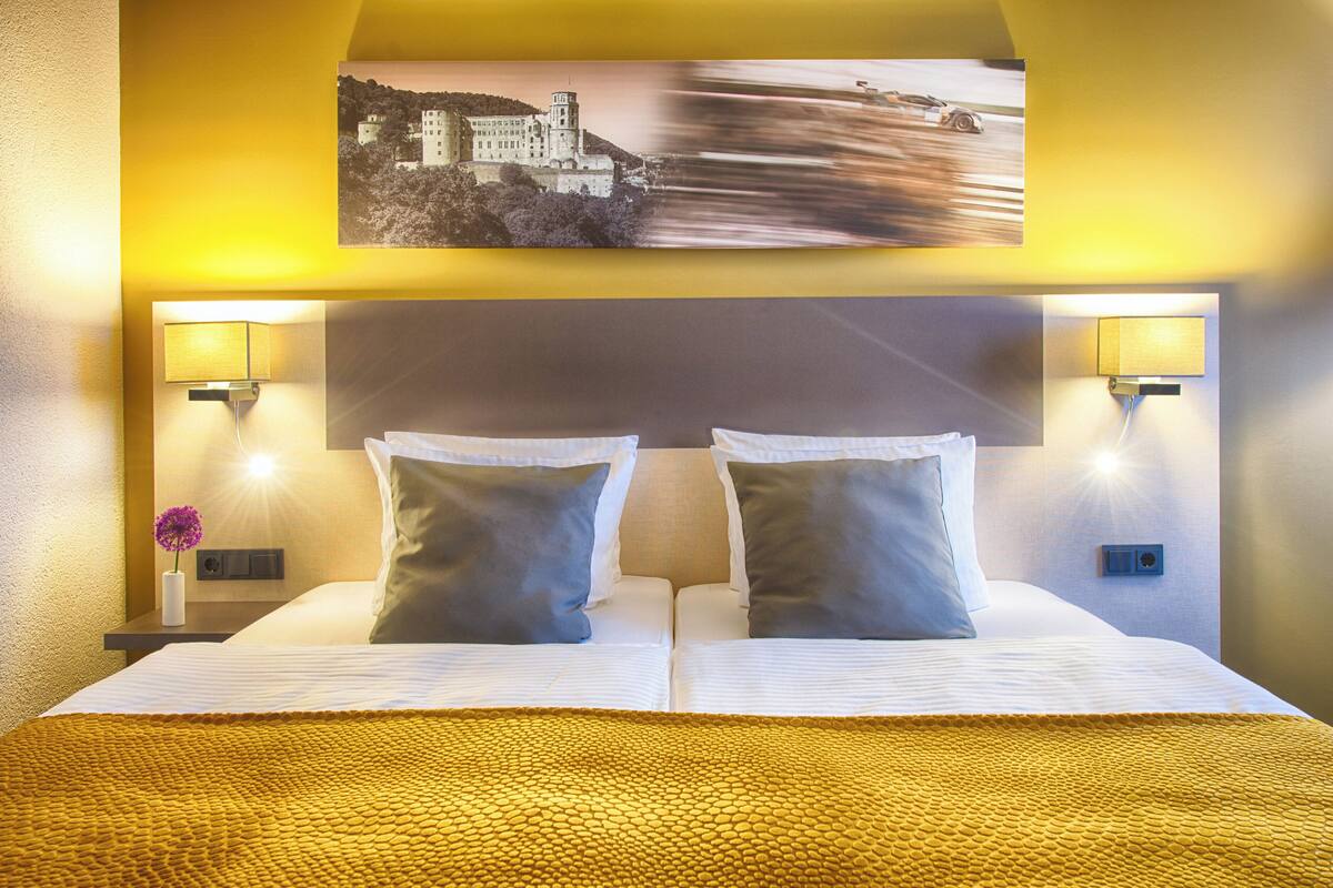 hypo-allergenic bedding, in-room safe, desk, free cots/infant beds