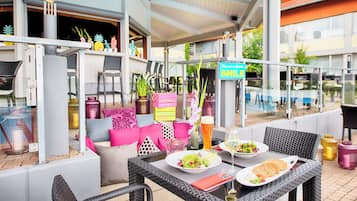 Poolside bar