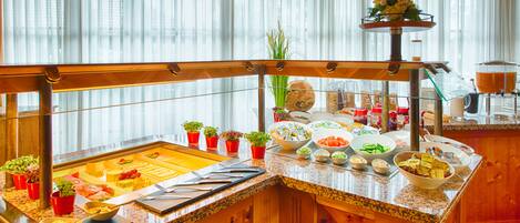 Daily buffet breakfast (EUR 19 per person)