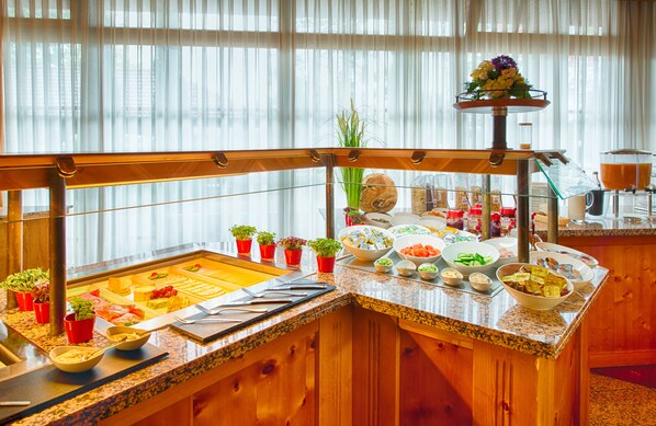 Daily buffet breakfast (EUR 19 per person)
