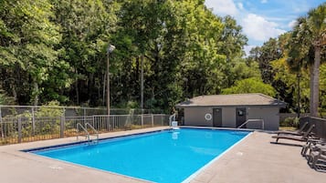 Outdoor pool, open 8:00 AM to 10:00 PM, pool umbrellas