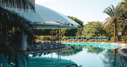 Hilton Cairns