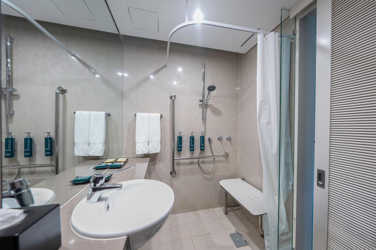 Bathroom shower
