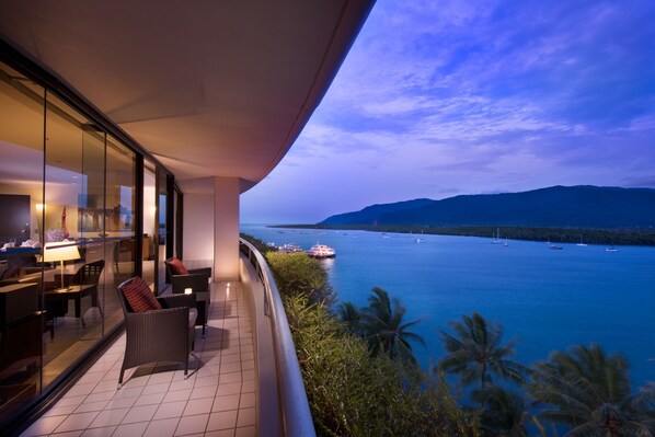 Hilton Premier Suite | Balcony - Hilton Cairns (Cairns)