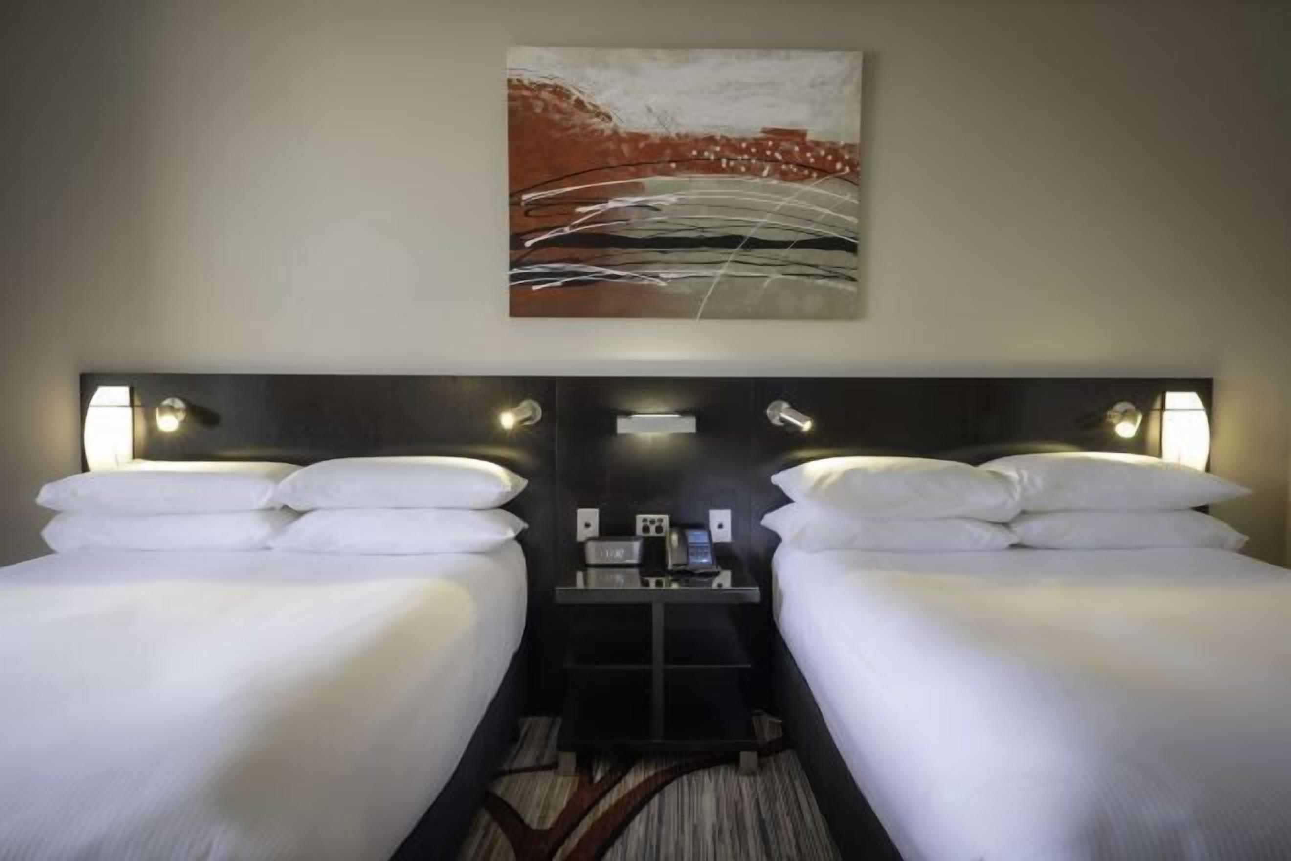 埃及棉床單、高級寢具、Select Comfort 床墊、客房內保險箱