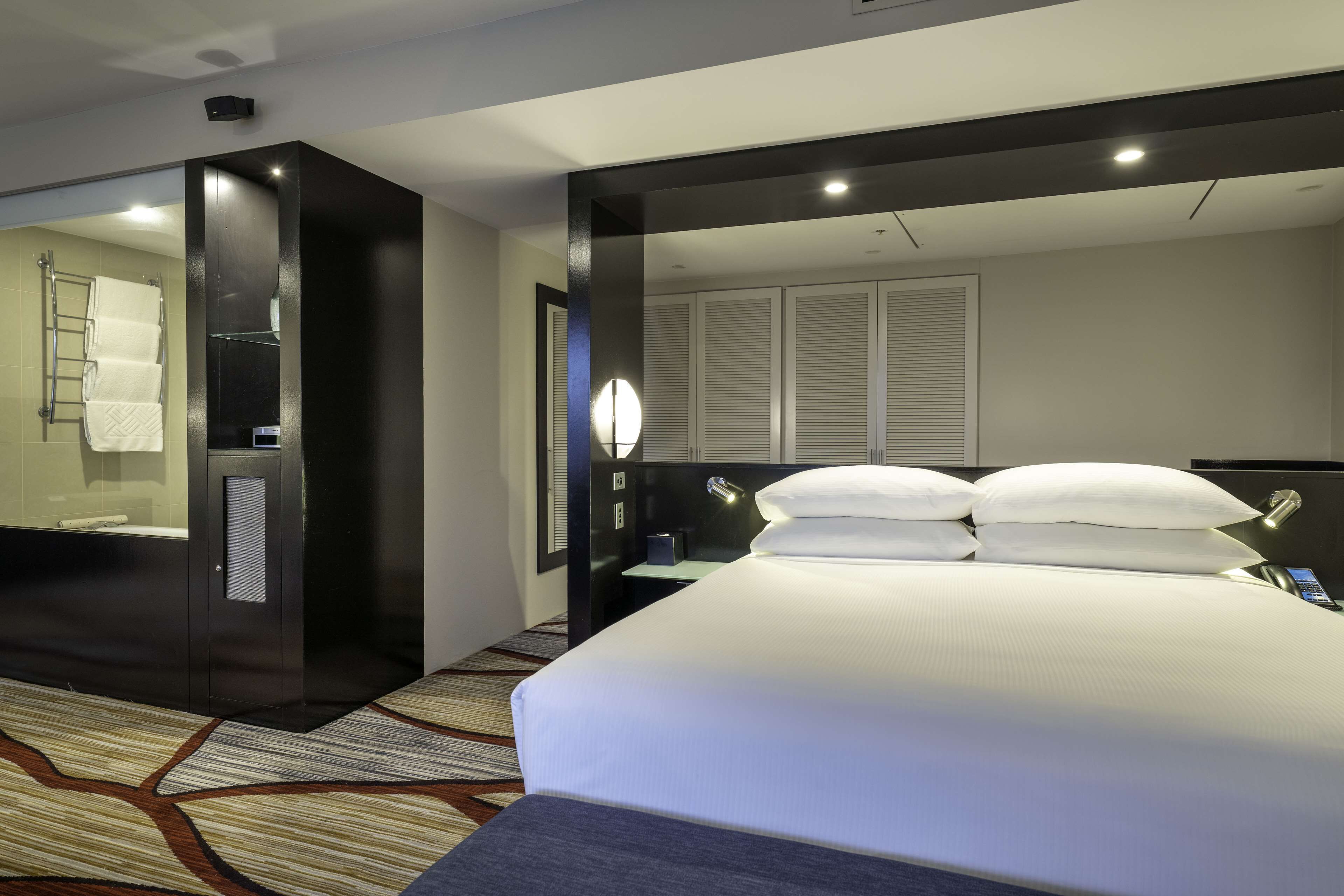 Photo - Hilton Cairns