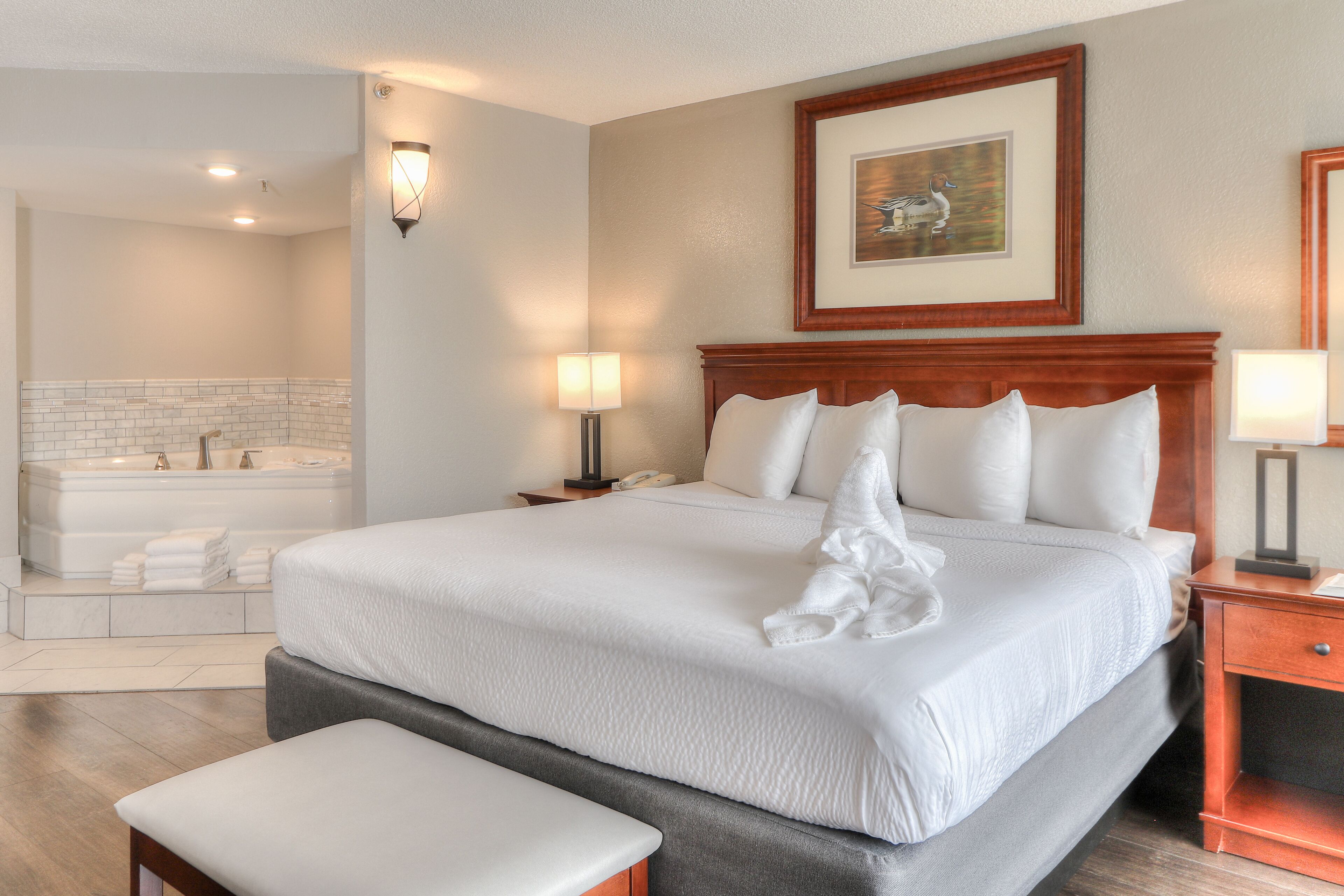 King Bed Mini-Suite with Jacuzzi & Fireplace | Egyptian cotton sheets, premium bedding, pillowtop beds, desk