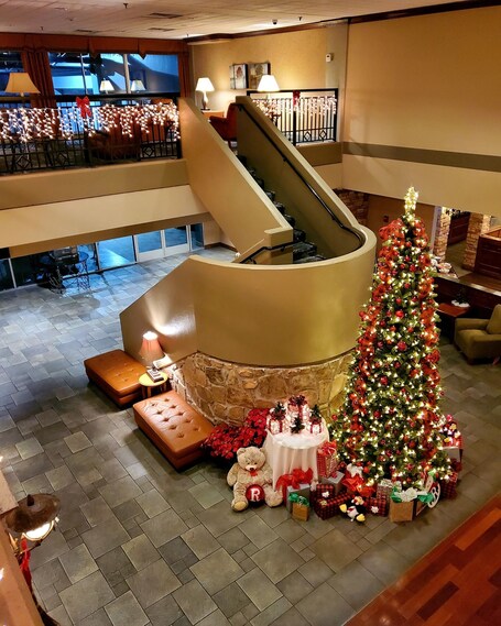 The Ramsey Hotel Convention Center - Image 11
