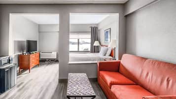 Deluxe Room, 1 Queen Bed, Non Smoking | Premium bedding, desk, laptop workspace, iron/ironing board