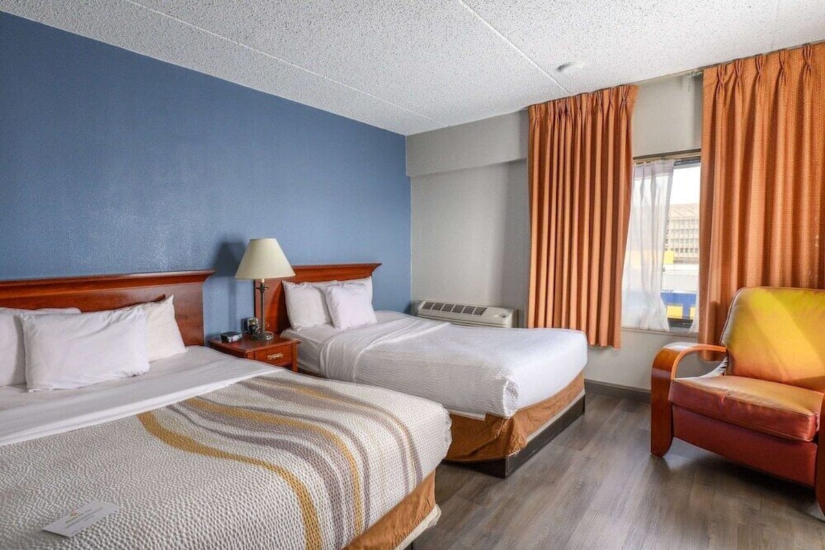 Ropa de cama de alta calidad y escritorio