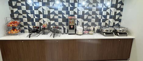 Desayuno continental gratuito y diario