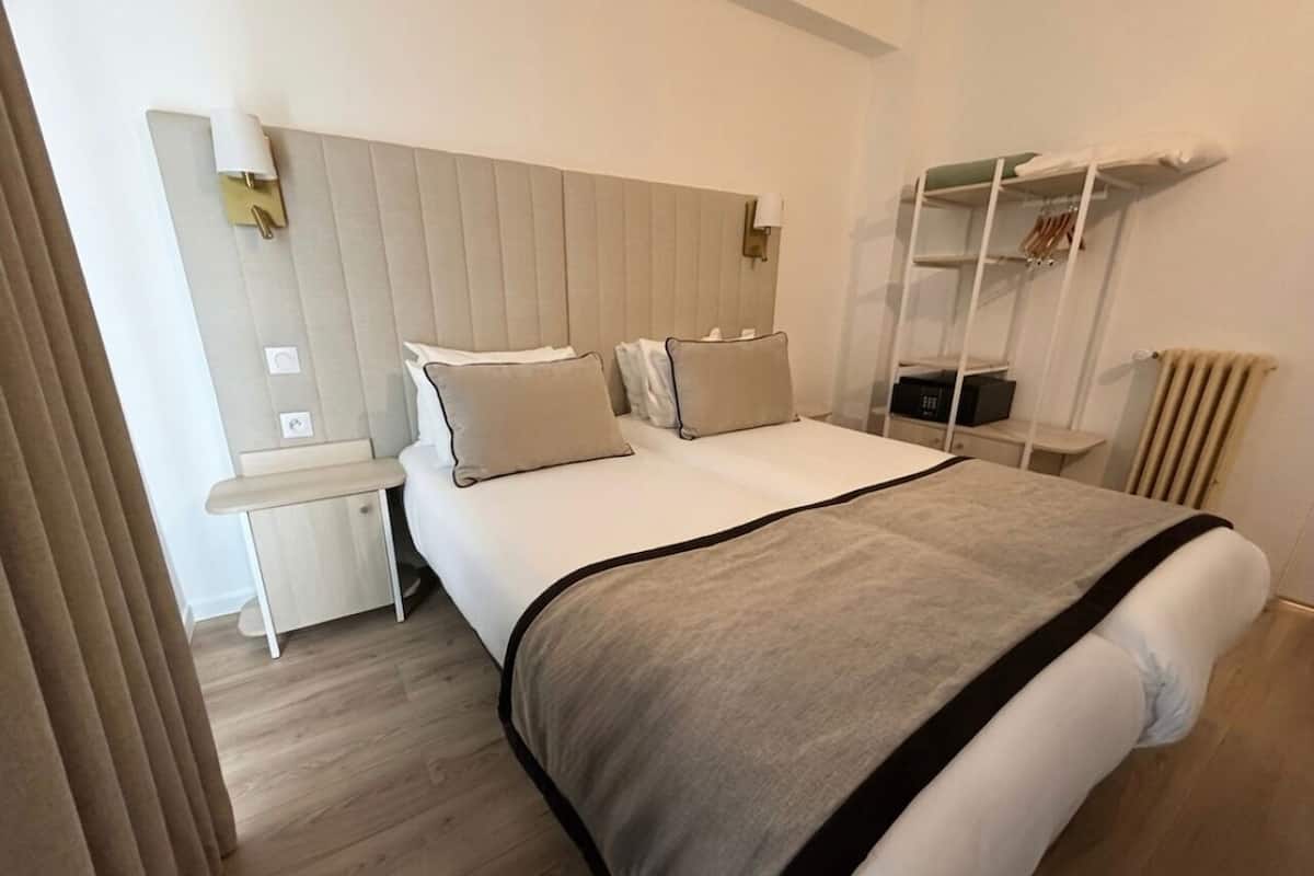 Caja de seguridad en la habitación y insonorización