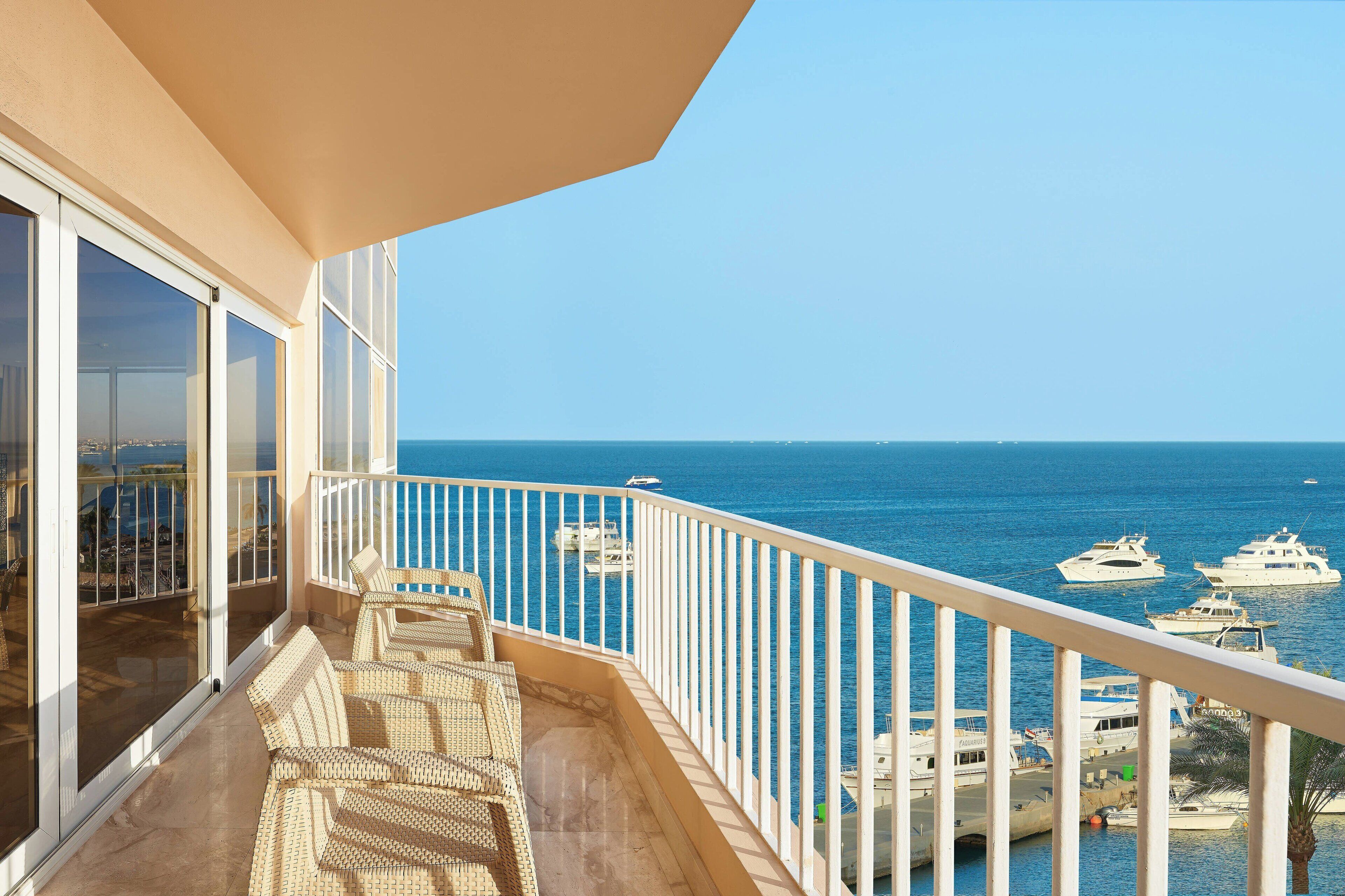suite, 1 bedroom, balcony, sea view | 1 bedroom, premium bedding, minibar, in-room safe