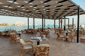 3 restaurants, breakfast served - Hurghada Marriott Beach Resort (Hurghada)