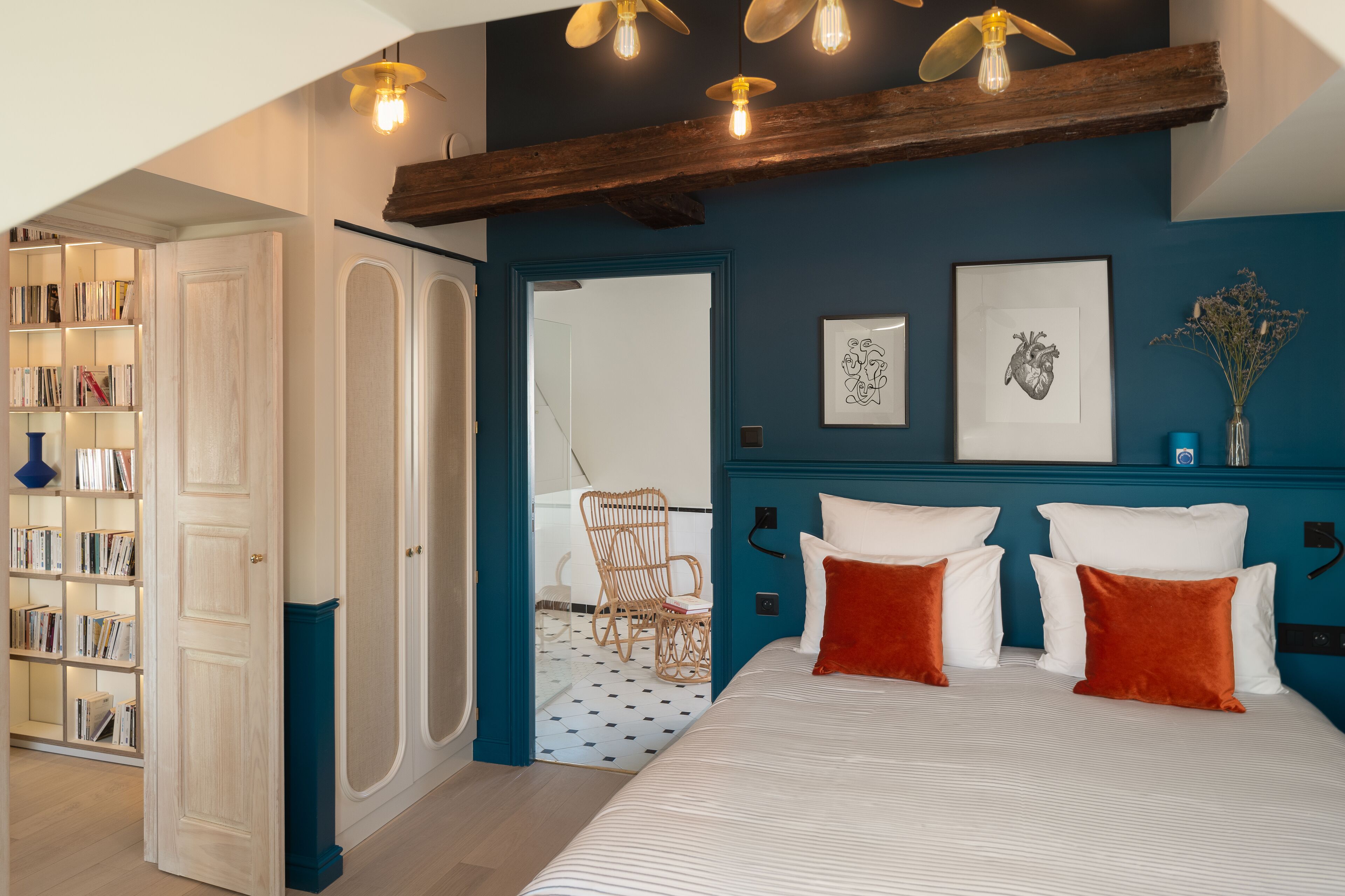 suite | soundproofing, free wifi, bed sheets