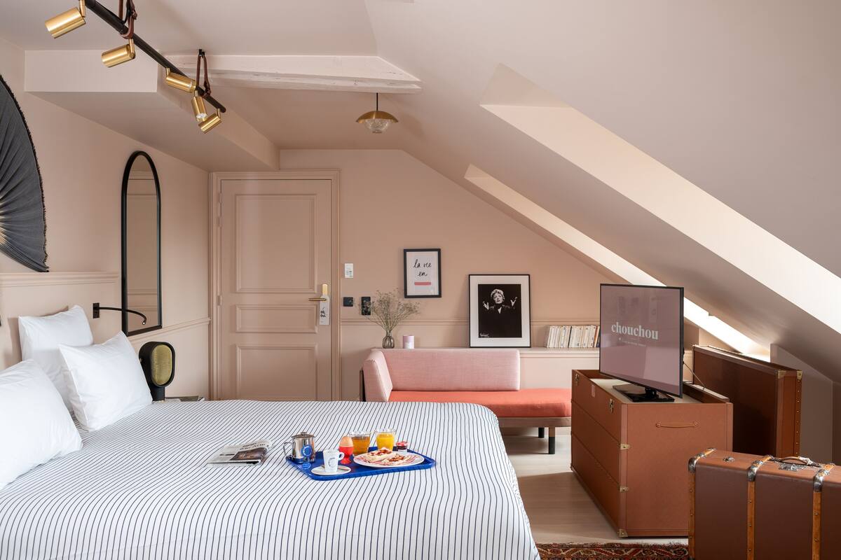 Sistema de insonorización, wifi gratis y ropa de cama 