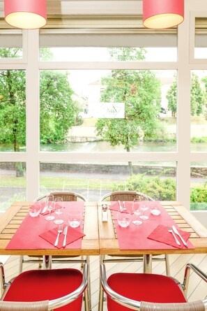 Frühstücksbuffet unter der Woche (13.90 EUR pro Person)