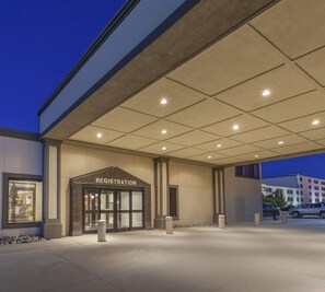 Exterior - Sterling Inn (Sterling Heights)