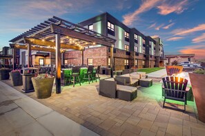 Suite, 1 Bedroom, Courtyard View | Exterior