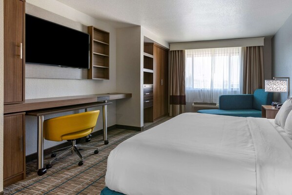 Room, 1 King Bed, Accessible, Non Smoking (Efficiency) | Premium bedding, pillowtop beds, desk, laptop workspace