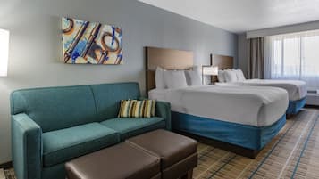 Sengetøy av topp kvalitet, senger med overmadrass og skrivebord