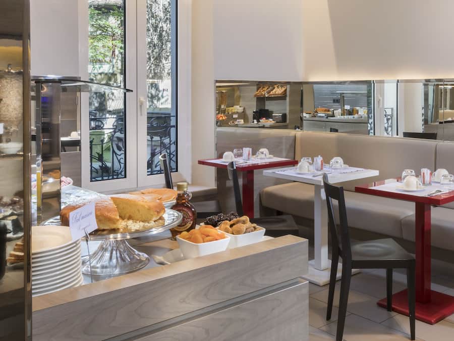 Café da manhã com buffet diário (EUR 12 por pessoa)