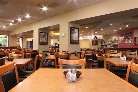 Rosen Inn Lake Buena Vista - Image 21