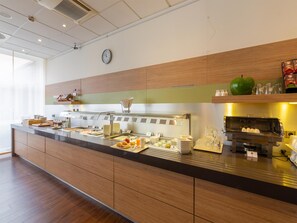 Daily buffet breakfast (EUR 13.9 per person)