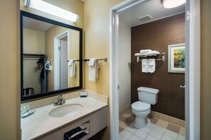 1 habitación, ropa de cama de alta calidad y escritorio 