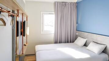 Chambre Standard, 2 lits une place | Bureau, chambres insonorisées, Wi-Fi gratuit, draps fournis