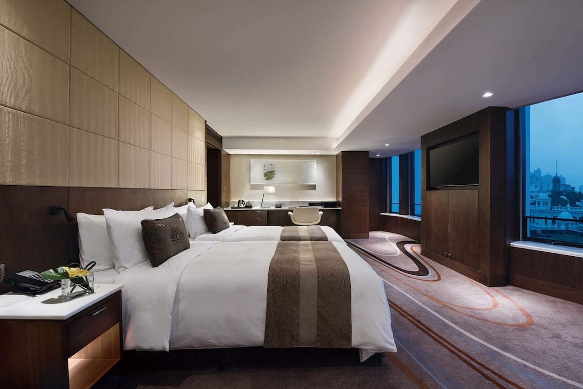 deluxe room city view twin bed  | 1 bedroom, premium bedding, minibar, in-room safe