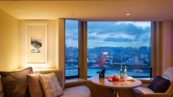 Premium bedding, minibar, in-room safe, desk