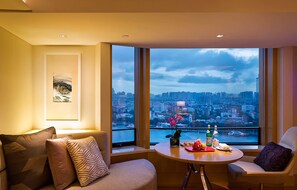 Deluxe Room River View Twin Bed