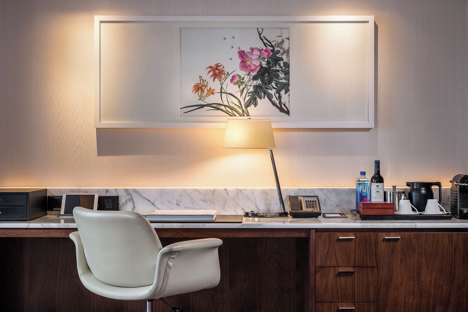 Photo - White Swan Hotel