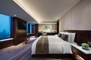 Premium bedding, minibar, in-room safe, desk - White Swan Hotel (Guangzhou)
