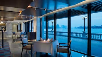 4 restaurants, breakfast, lunch, dinner served; Mediterranean cuisine