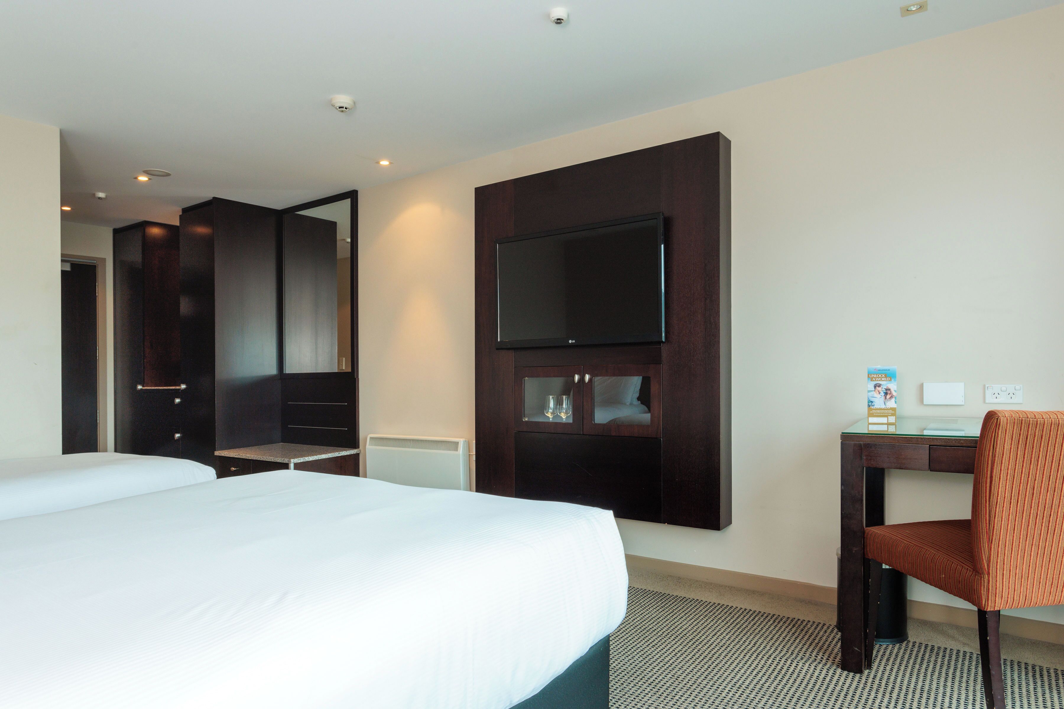 Superior Room, 1 Double Bed | In-room safe, desk, blackout drapes, soundproofing