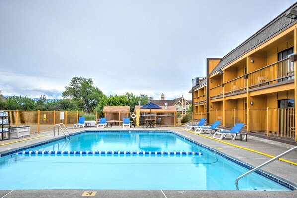 Seasonal outdoor pool, open 10 AM to 10 PM, sun loungers