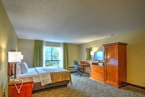 Room, 1 King Bed, Accessible, Non Smoking | Desk, blackout drapes, soundproofing, iron/ironing board
