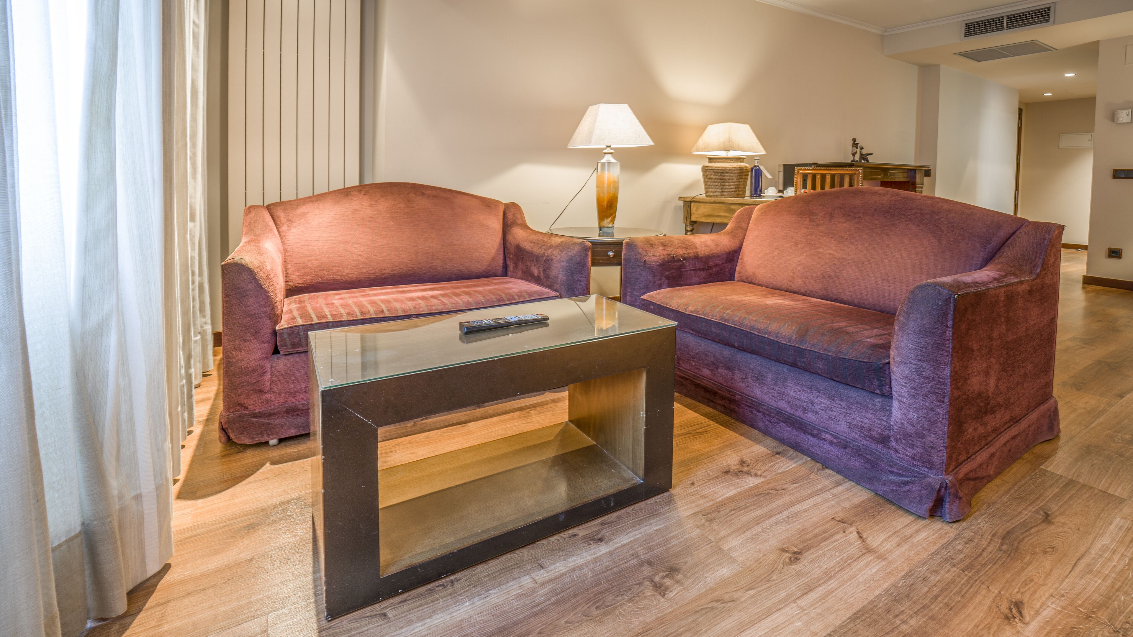 junior suite | 1 bedroom, hypo-allergenic bedding, minibar, in-room safe