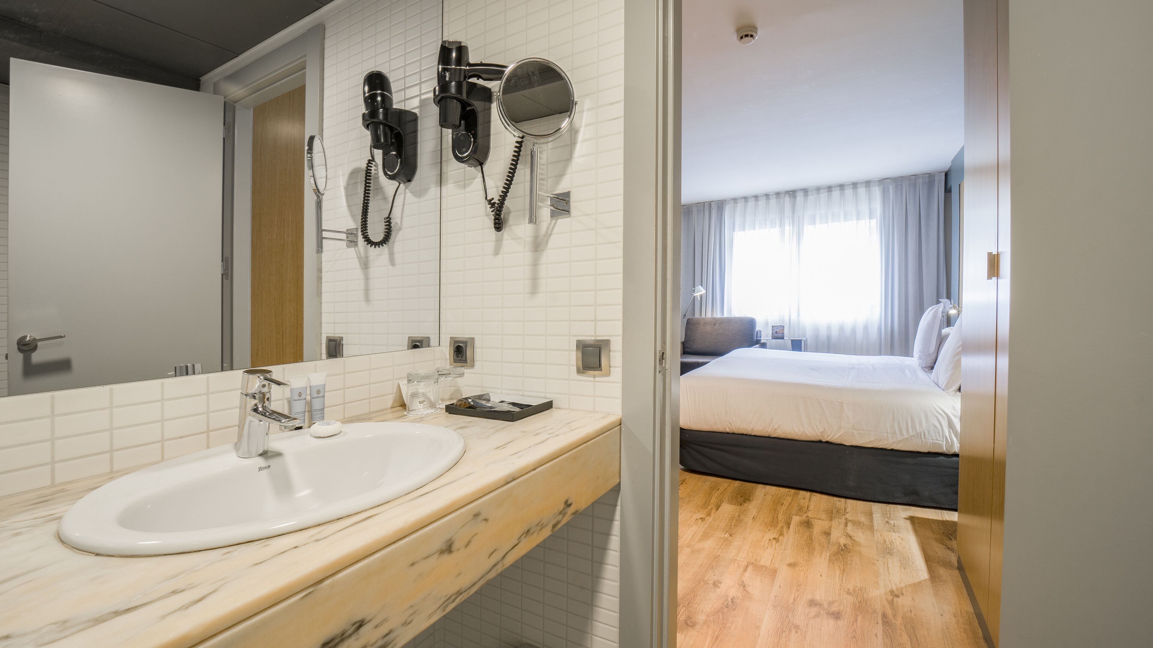 standard double or twin room | 1 bedroom, hypo-allergenic bedding, minibar, in-room safe