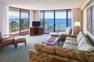 Suite, Multiple Beds (Aloha) | Hypo-allergenic bedding, in-room safe, desk, blackout drapes