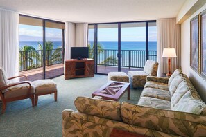 2 Bedroom Aloha Suite | Living area