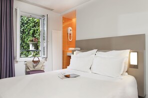 Villa cosi room annex building, stair access only | View from room - Libertel Canal Saint Martin (Paris)